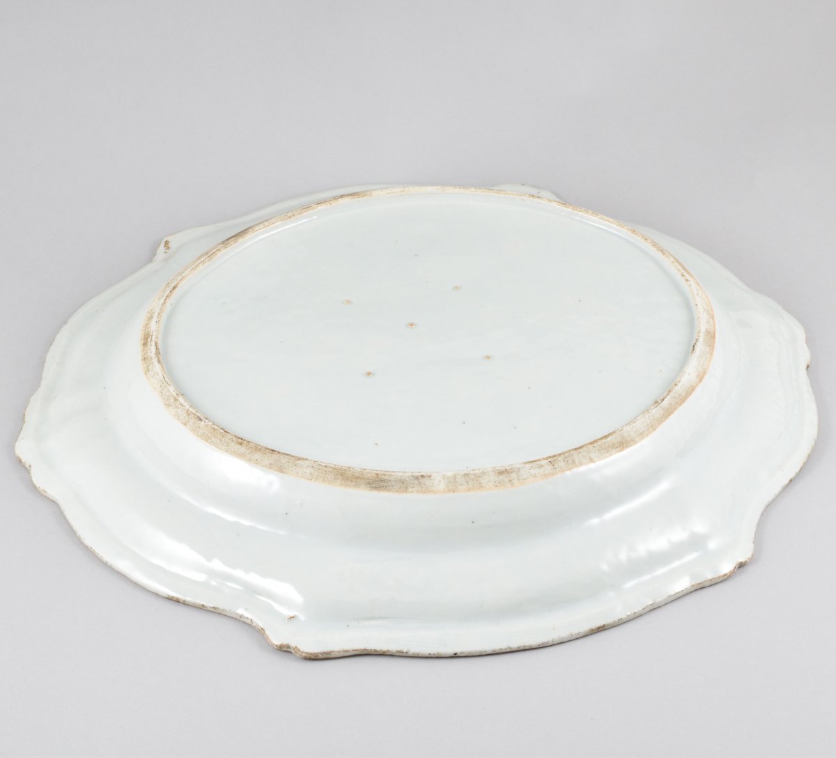 A Chinese Blue And White Rocaille Stand. Qianlong Period-photo-1
