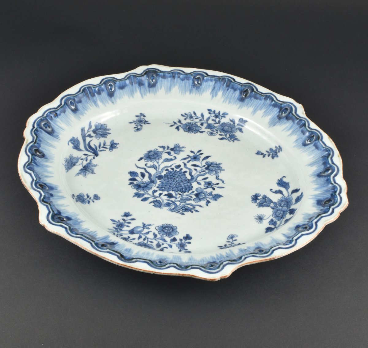 A Chinese Blue And White Rocaille Stand. Qianlong Period