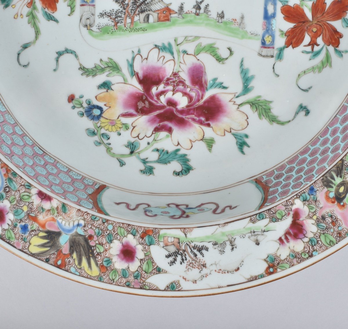 Very Large Chinese Famille Rose Basin Decorated With A Scroll. Yongzheng-photo-2