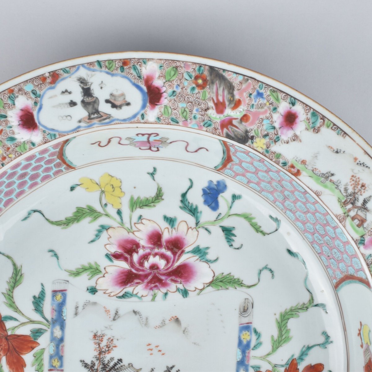 Very Large Chinese Famille Rose Basin Decorated With A Scroll. Yongzheng-photo-4