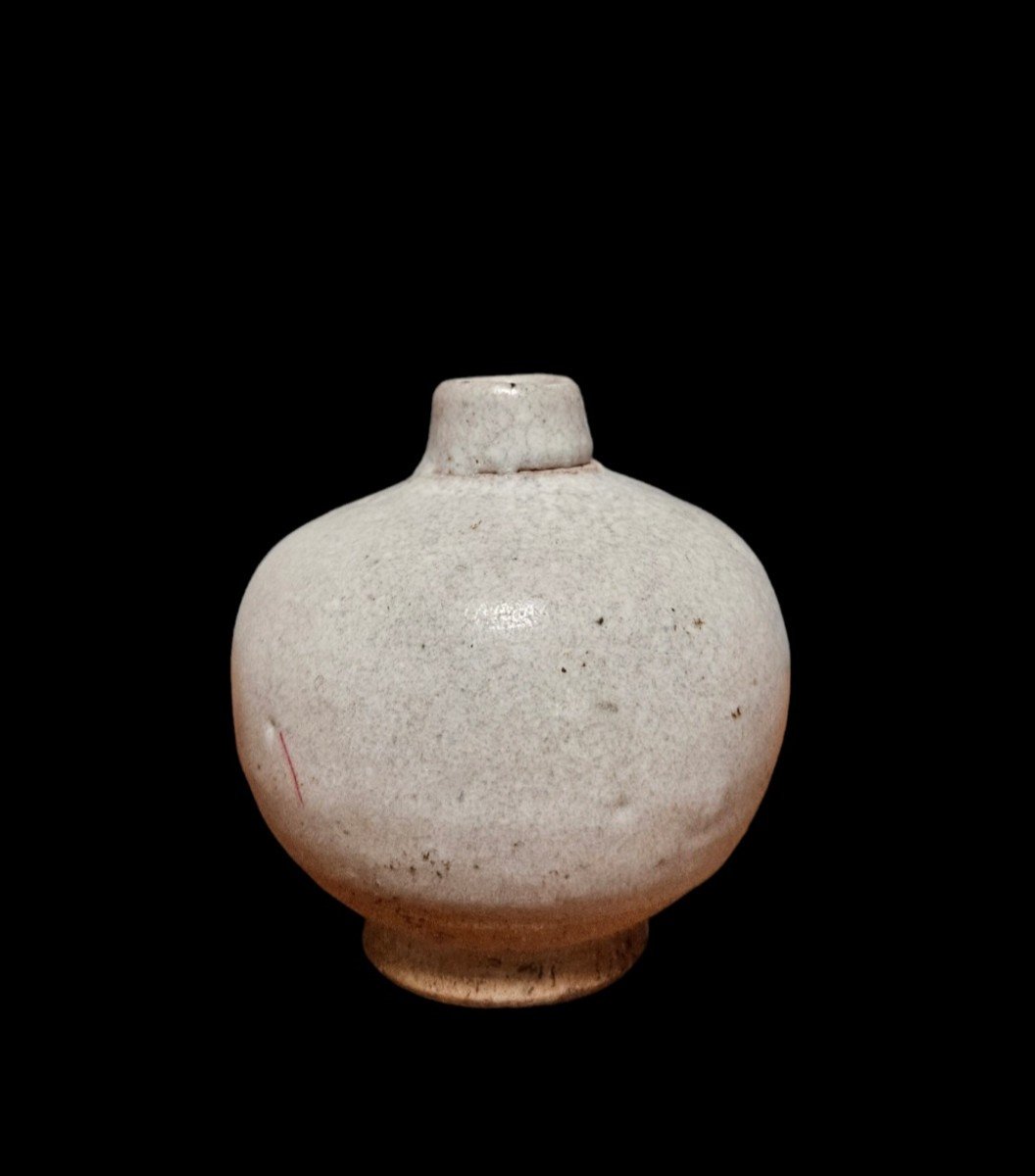 White Stoneware Pot, Longquan, China, Ming Period (1368 - 1644)-photo-3