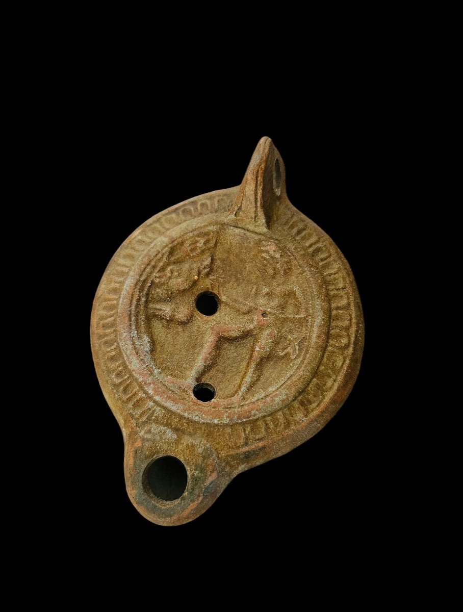Lampe à Huile Bassin Méditerranéen, époque Romaine, 150 à 250 Ap Jc, ( Type Bussière Dx I ) 