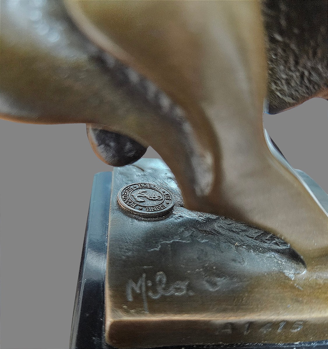 "Sculpture En Bronze présentant Un Taureau  signé Miguel Fernandez LOPEZ, dit "Milo",  XXème -photo-2