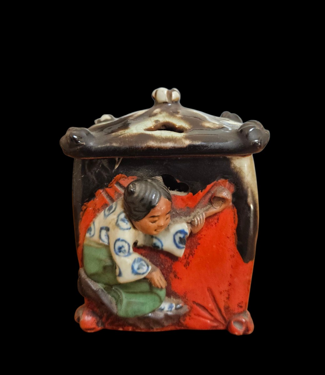  Sumida Gawa Ceramic Incense Burner, Taisho Period, Japan (1912 - 1926)