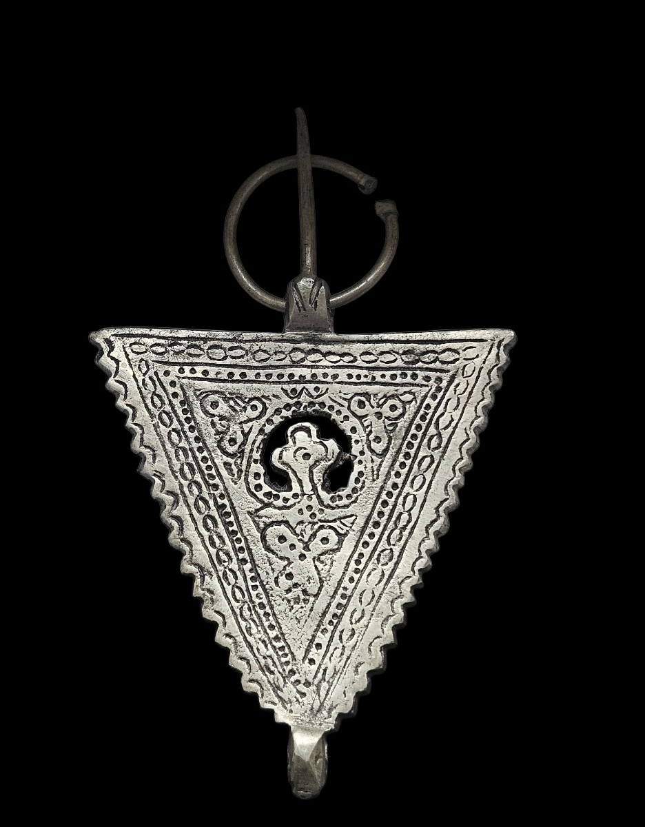 Fibule Maroc, Sud marocain (Skoura – Dadès – Ouarzazate), fin XIXᵉ – début XXᵉ siècle.