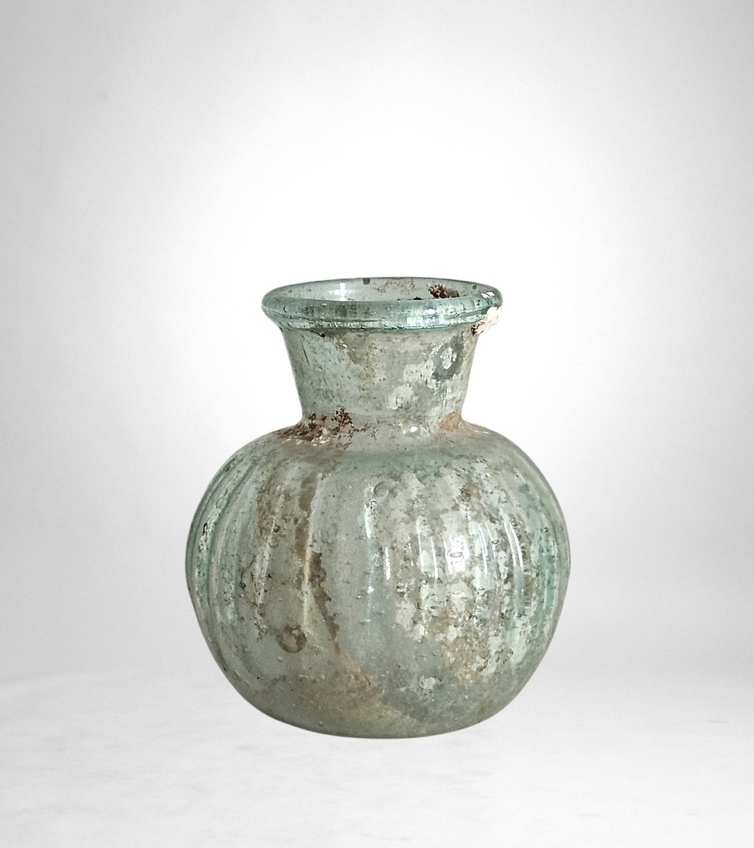 Petit vase romain antique verre soufflé côtelé hémisphérique IIe–IIIe siècle