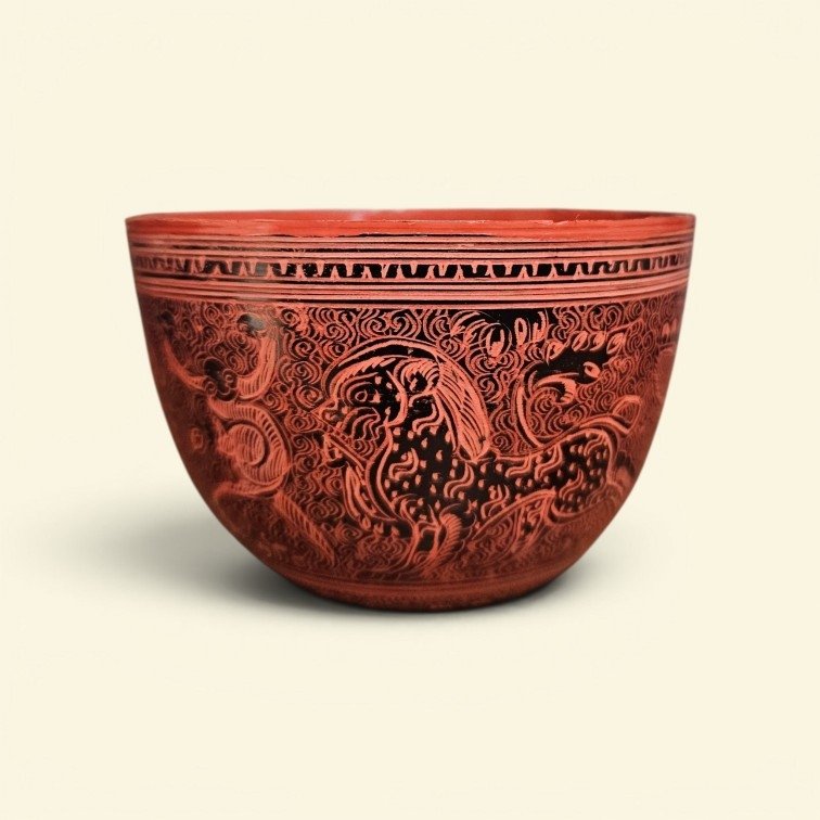 Two 20th-century Bowls From Burma-photo-1