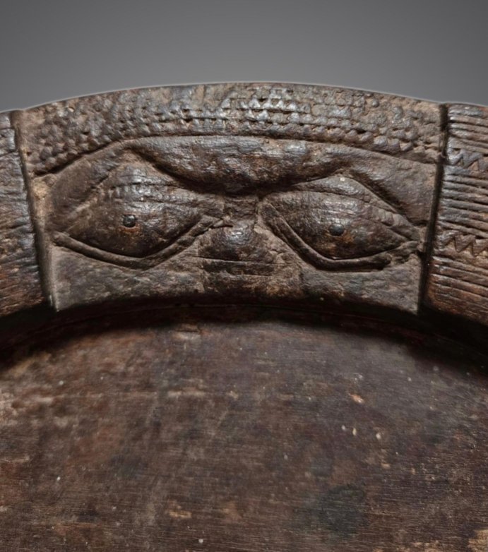 plateau de divination du culte Ifá Yoruba – attribué à un atelier de la région d’Owo, Nigeria.-photo-2