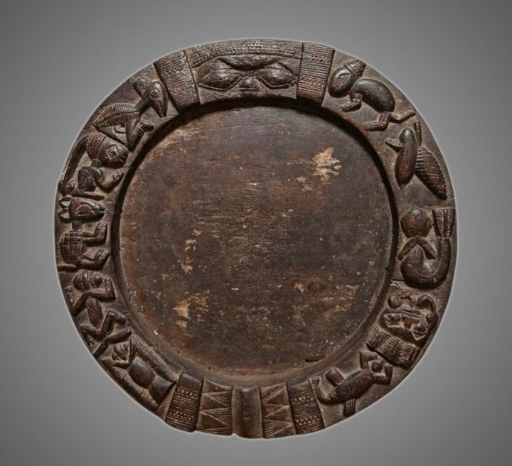 plateau de divination du culte Ifá Yoruba – attribué à un atelier de la région d’Owo, Nigeria.-photo-4