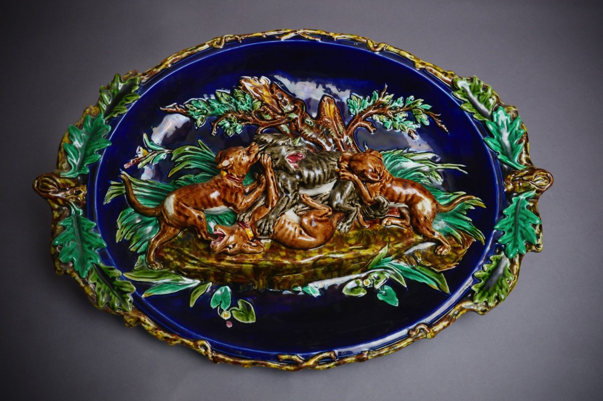 Majolica - Manufacture De Sarreguemines, Barbotine - Hunting Scene, Ca 1880 - Art Nouveau