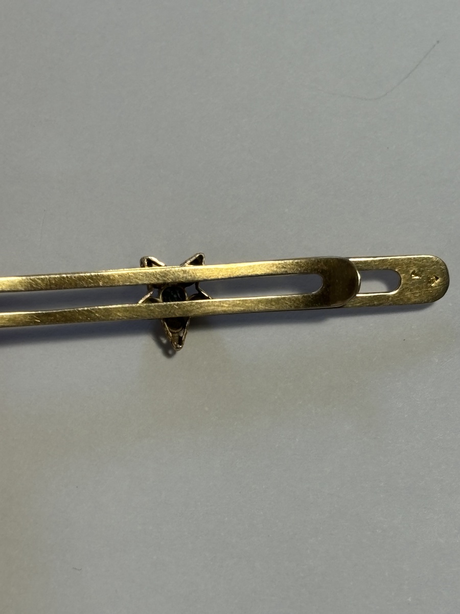 Barrette ancienne en or 18 carats, perles fines et pierre verte en étoile-photo-4