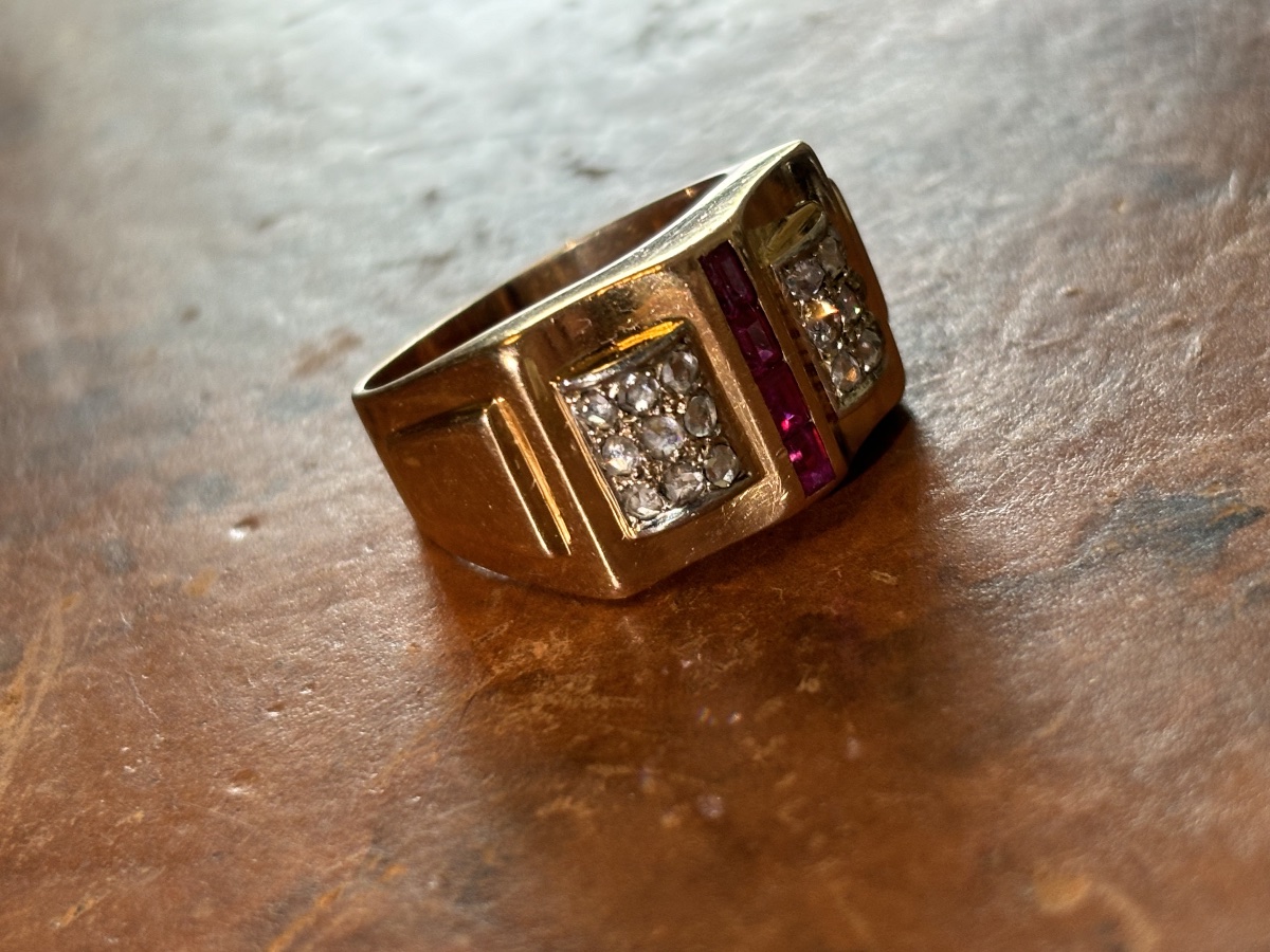 Bague Tank Art Déco en or jaune 18 carats, diamants taille rose et rubis baquetes-photo-2