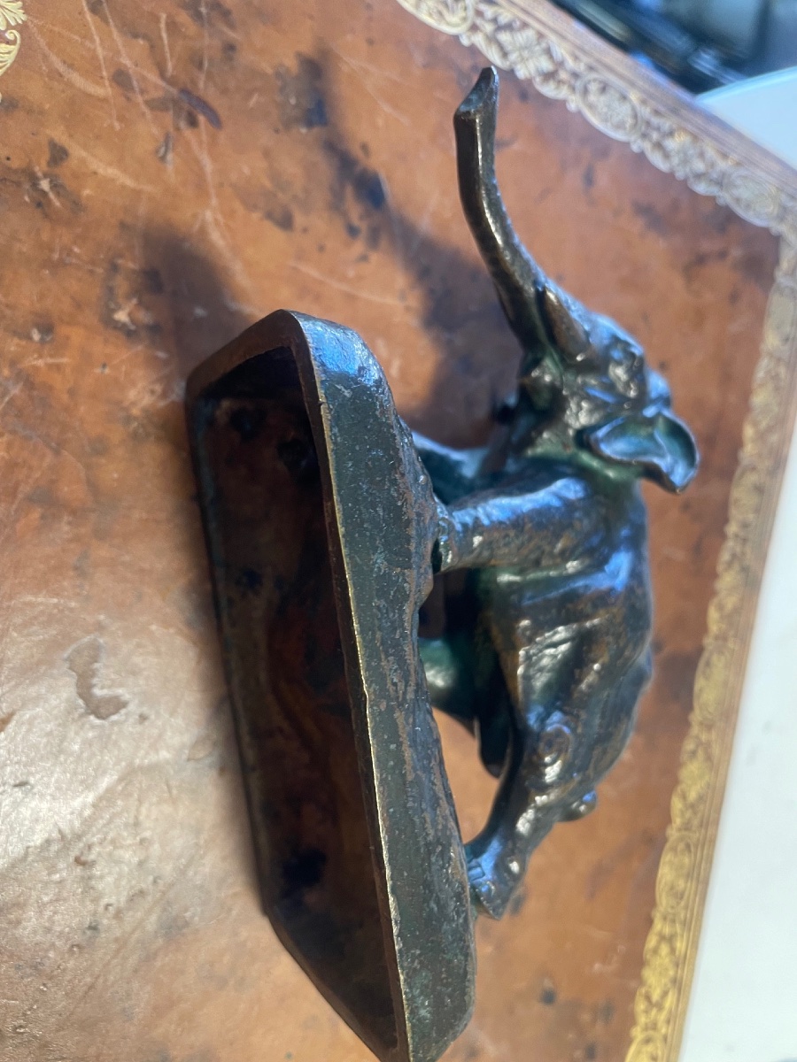 Bronze Elephant -photo-1