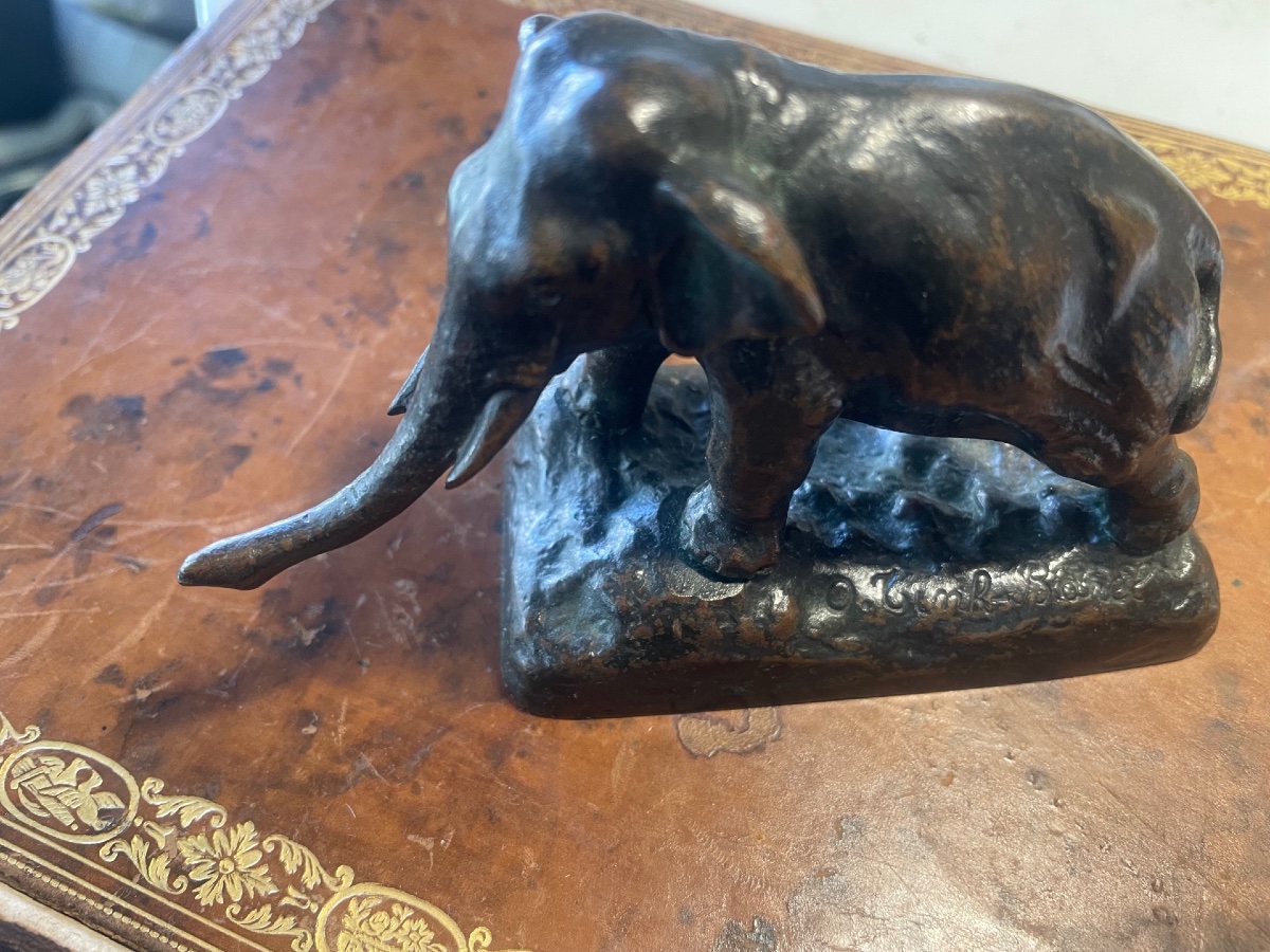 Bronze Elephant -photo-2