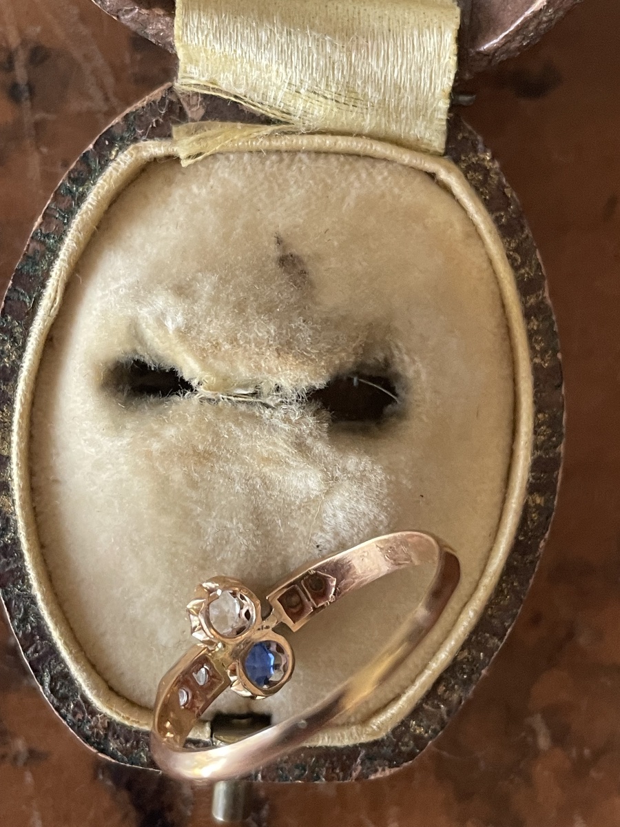 Antique 18-karat Gold Ring With Sapphire And Diamonds – Art Deco Period-photo-1