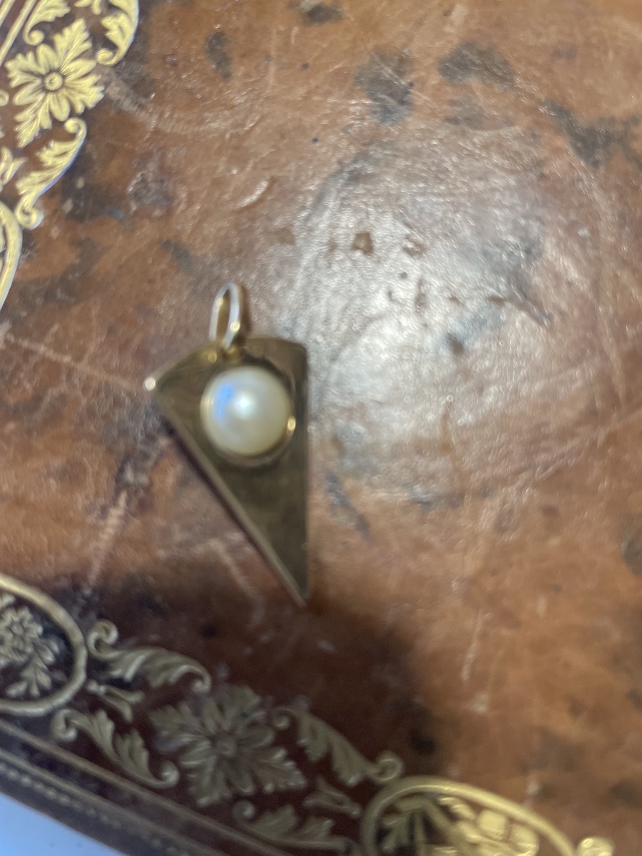 18-karat Gold Pendant With A Central Pearl-photo-4