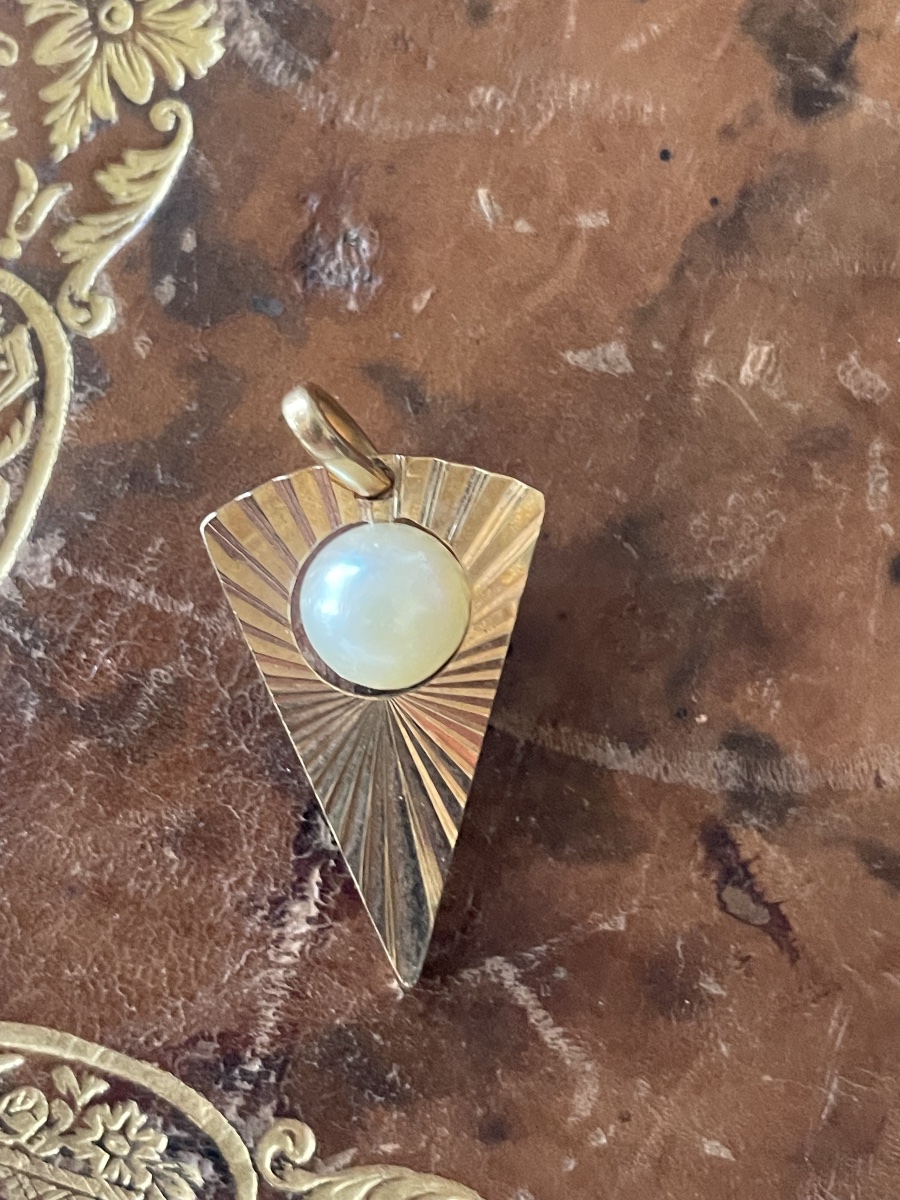 18-karat Gold Pendant With A Central Pearl-photo-1