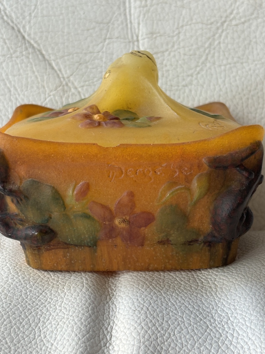 Covered Glass Paste Candy Dish Signed By Almaric Walter, Featuring A Floral Design And An Art Nouveau Lizard-photo-3