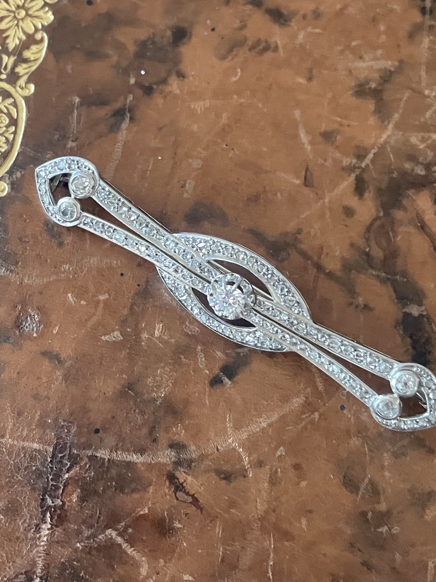 Art Deco Brooch In 18-karat White Gold And Diamonds-photo-2
