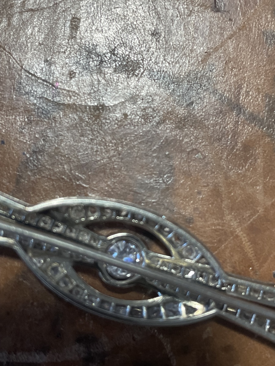 Art Deco Brooch In 18-karat White Gold And Diamonds-photo-4