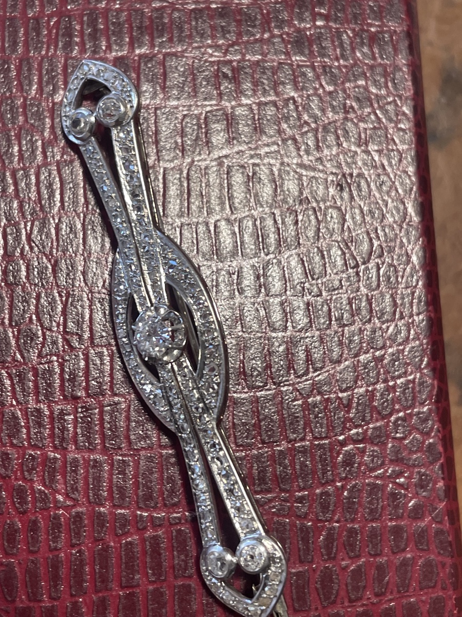 Art Deco Brooch In 18-karat White Gold And Diamonds-photo-2