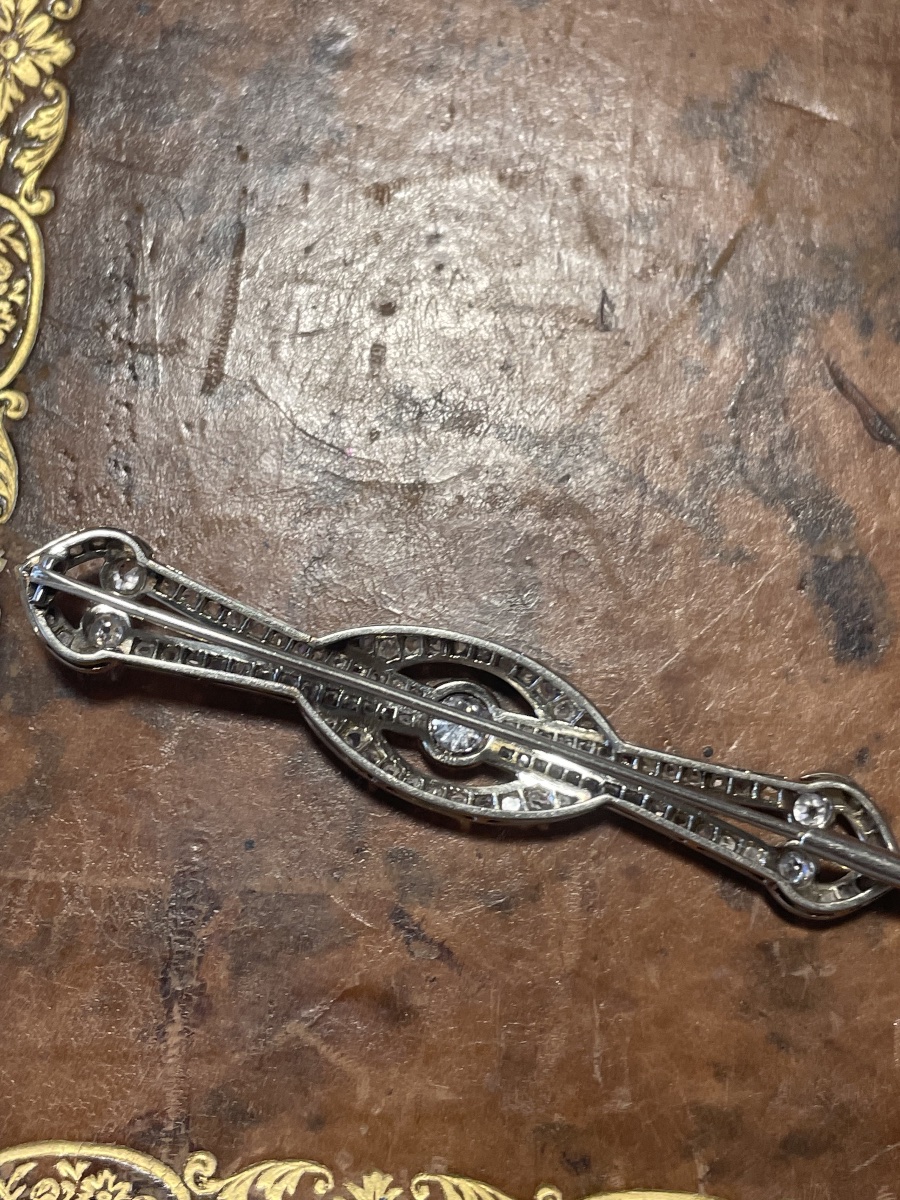 Art Deco Brooch In 18-karat White Gold And Diamonds-photo-4