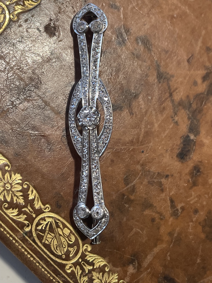 Art Deco Brooch In 18-karat White Gold And Diamonds-photo-5