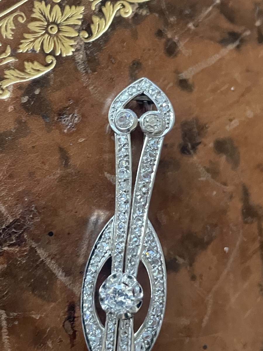 Art Deco Brooch In 18-karat White Gold And Diamonds-photo-7