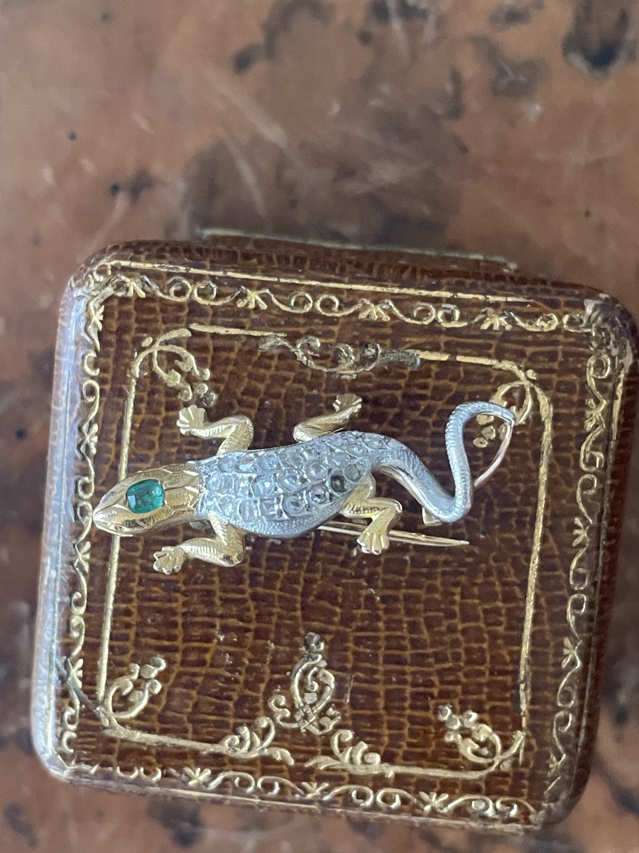 18-karat Two-tone Gold Lizard Brooch With Diamonds And An Emerald-photo-3