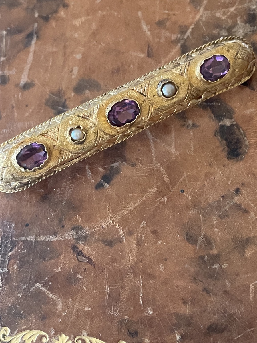 Antique 18-karat Gold Brooch With Amethysts And Fine Pearls – 19th Century