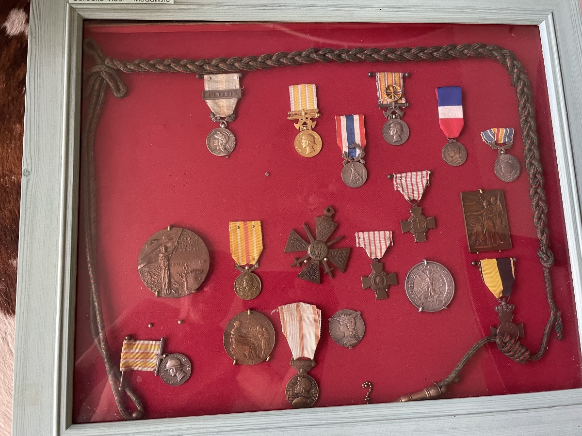 Collectible Display Frame - French Military Medals And Decorations