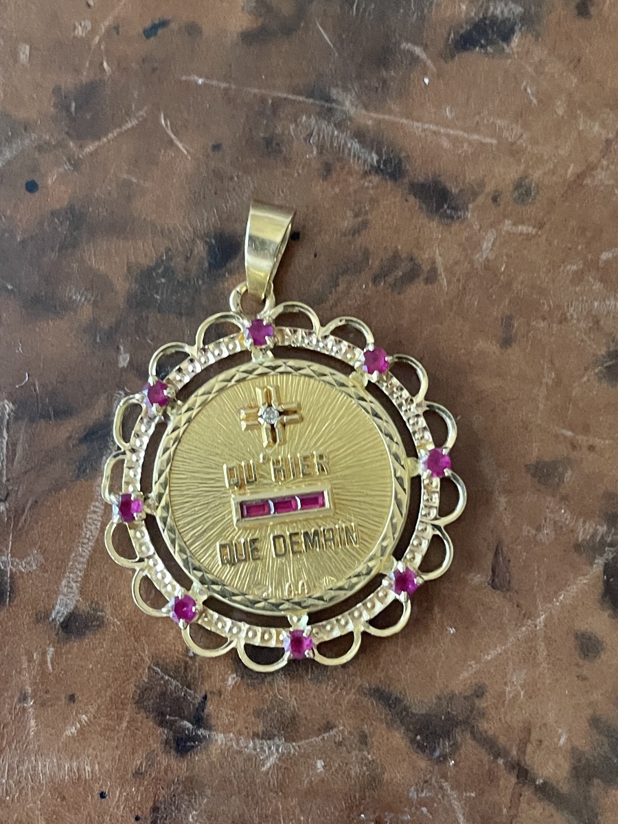 Antique  Medal In 18-karat Gold, Set With Rubies And A Diamond – “from Yesterday, To Tomorrow”-photo-1