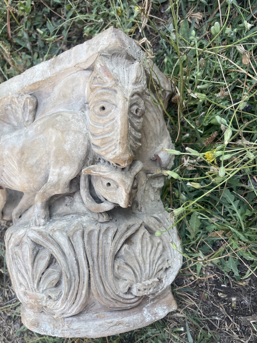 Antique Terracotta Capital – Zoomorphic Decoration – Architectural Fragment-photo-2