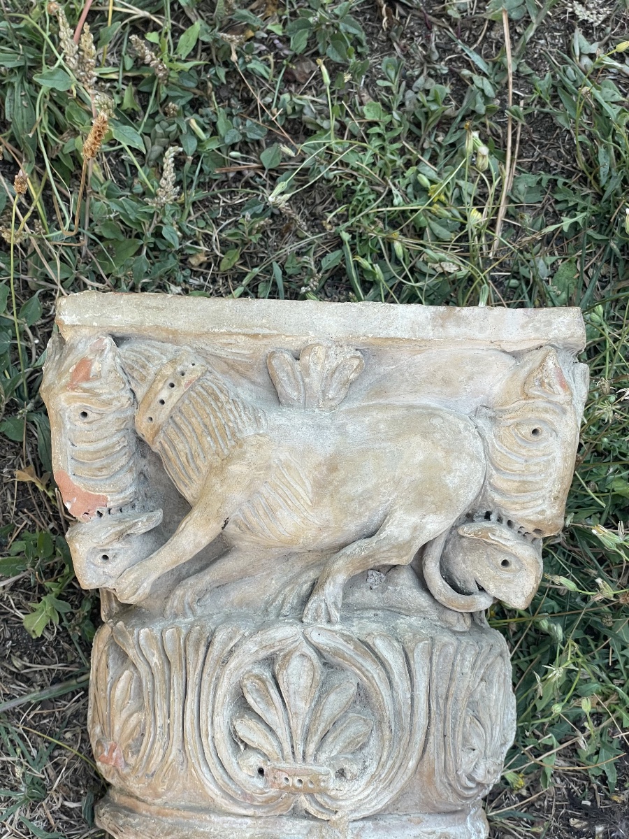 Antique Terracotta Capital – Zoomorphic Decoration – Architectural Fragment-photo-3