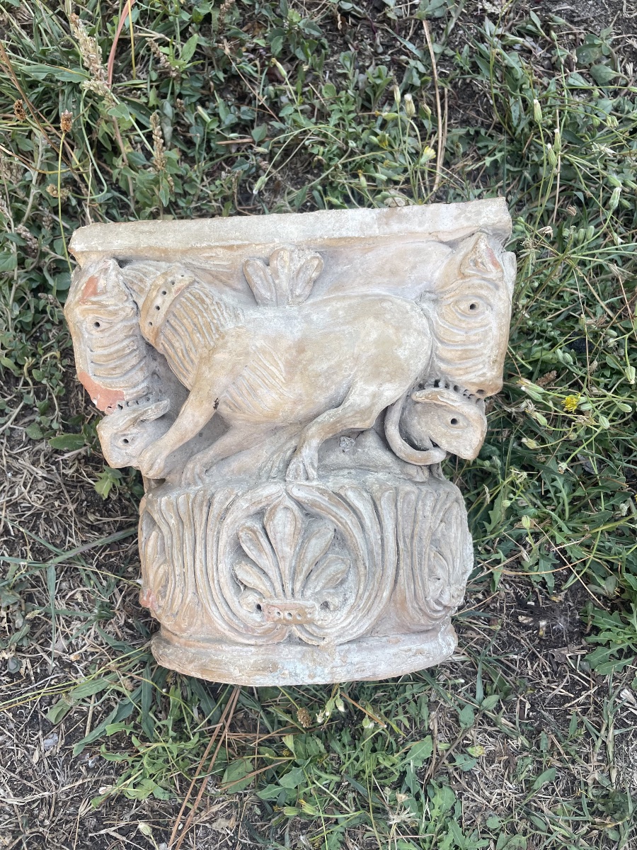 Antique Terracotta Capital – Zoomorphic Decoration – Architectural Fragment-photo-6