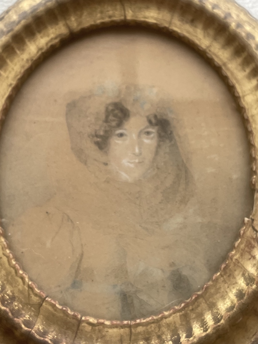 Antique Miniature Portrait Of A Woman – 19th-century Drawing & Period Gilded Oval Frame-photo-2