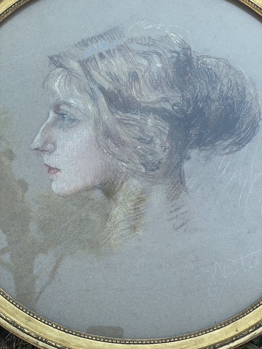 Portrait de jeune femme au pastel-photo-2