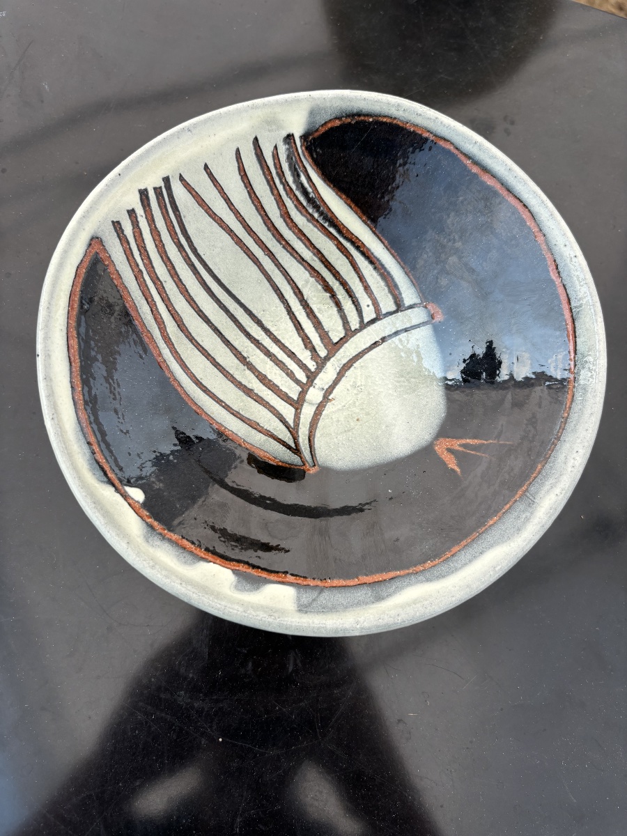Coupe en céramique émaillée – Décor abstrait