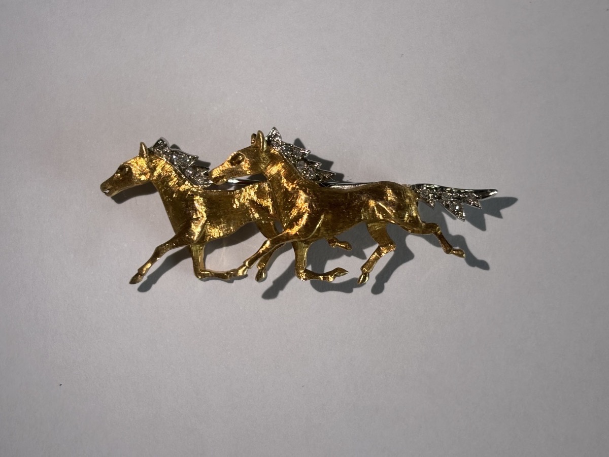 Broche ancienne en or jaune et diamants – Deux chevaux-photo-2
