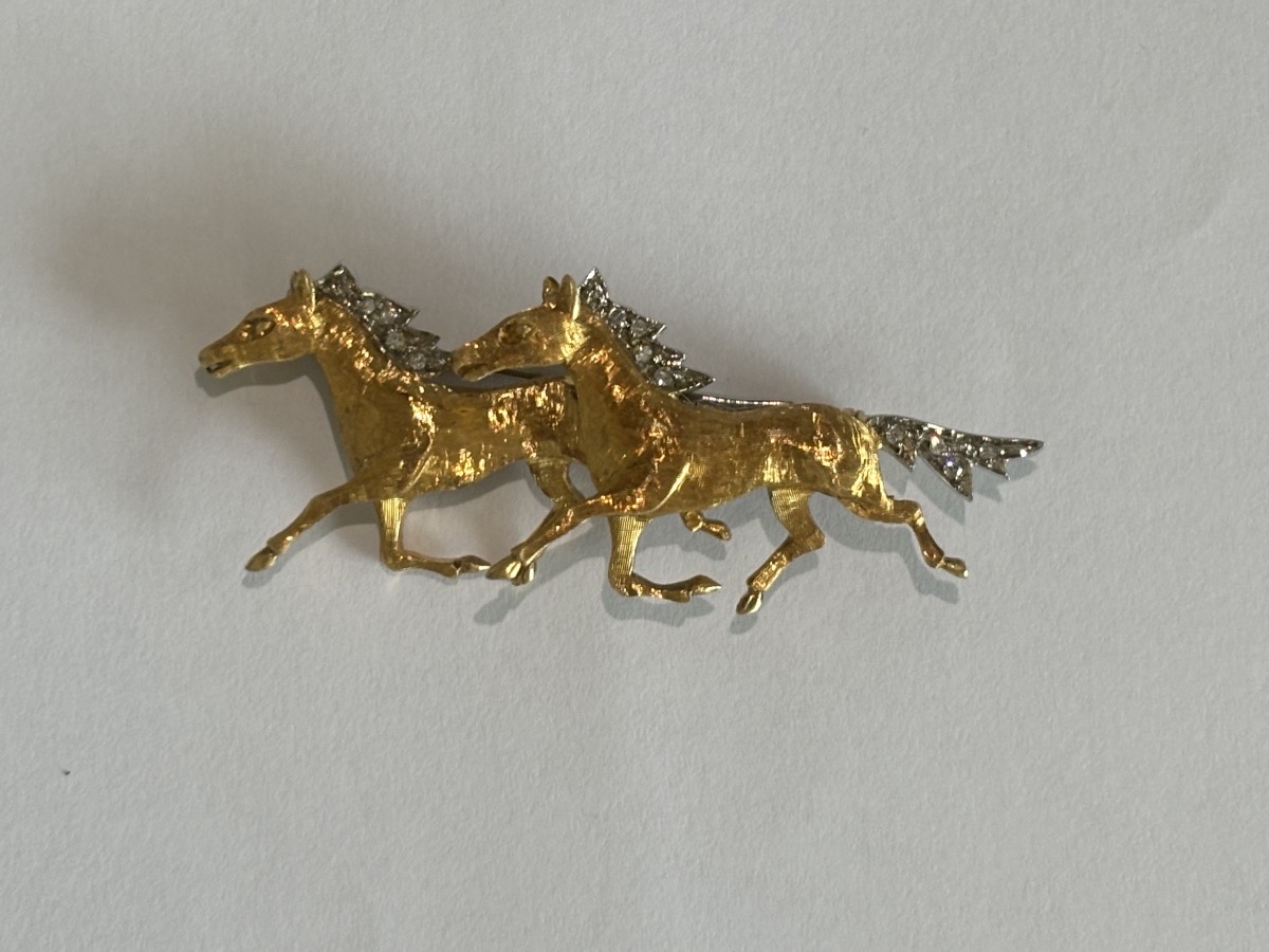 Broche ancienne en or jaune et diamants – Deux chevaux-photo-8