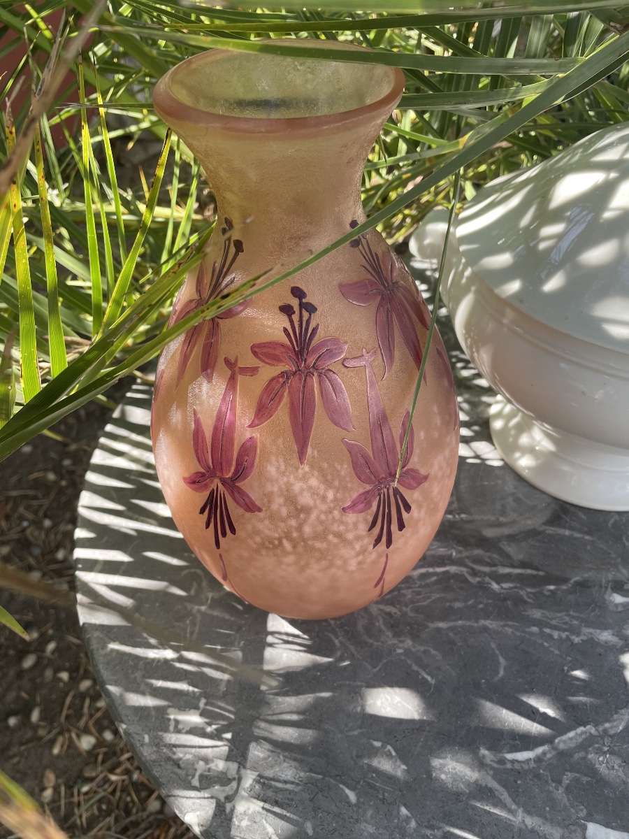 Vase Legras dégagé à l’acide givré rose – Décor floral au fuchsias-photo-3