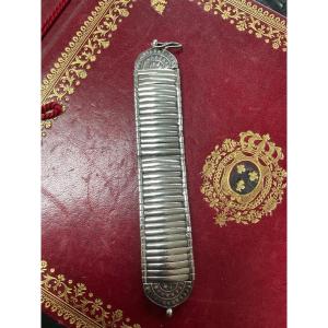 Ancien bracelet extensible en argent massif d’inspiration orientale