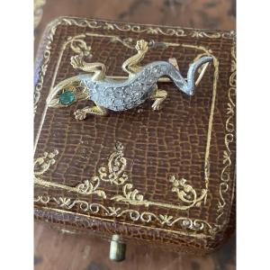 Broche lézard en or bicolore 18 carats, diamants et émeraude