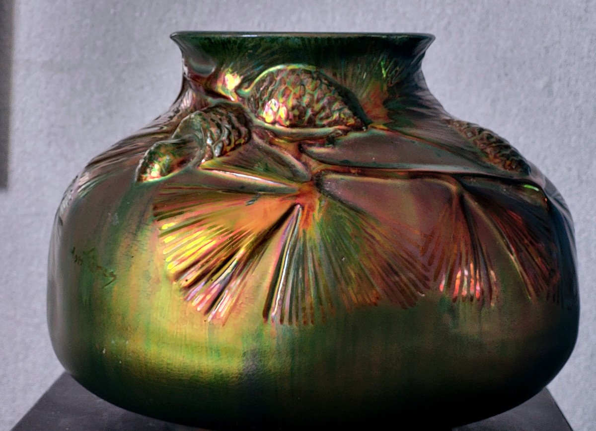 Vase Montières pansu en grès irisé à décor de ommes de Pin en relief-photo-2