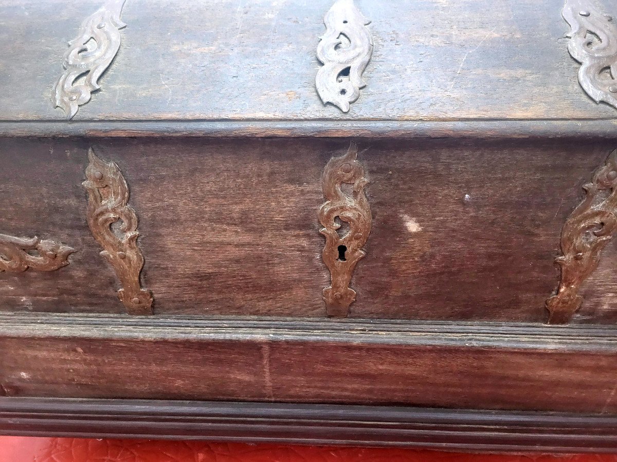 Dutch Chest In Oak Wood From The 16th Century-photo-5