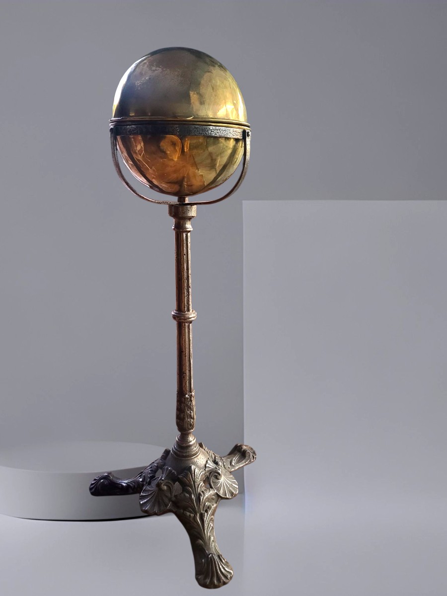 Brass Sponge Ball On Cast Iron Base, Rare Model - 20th Century