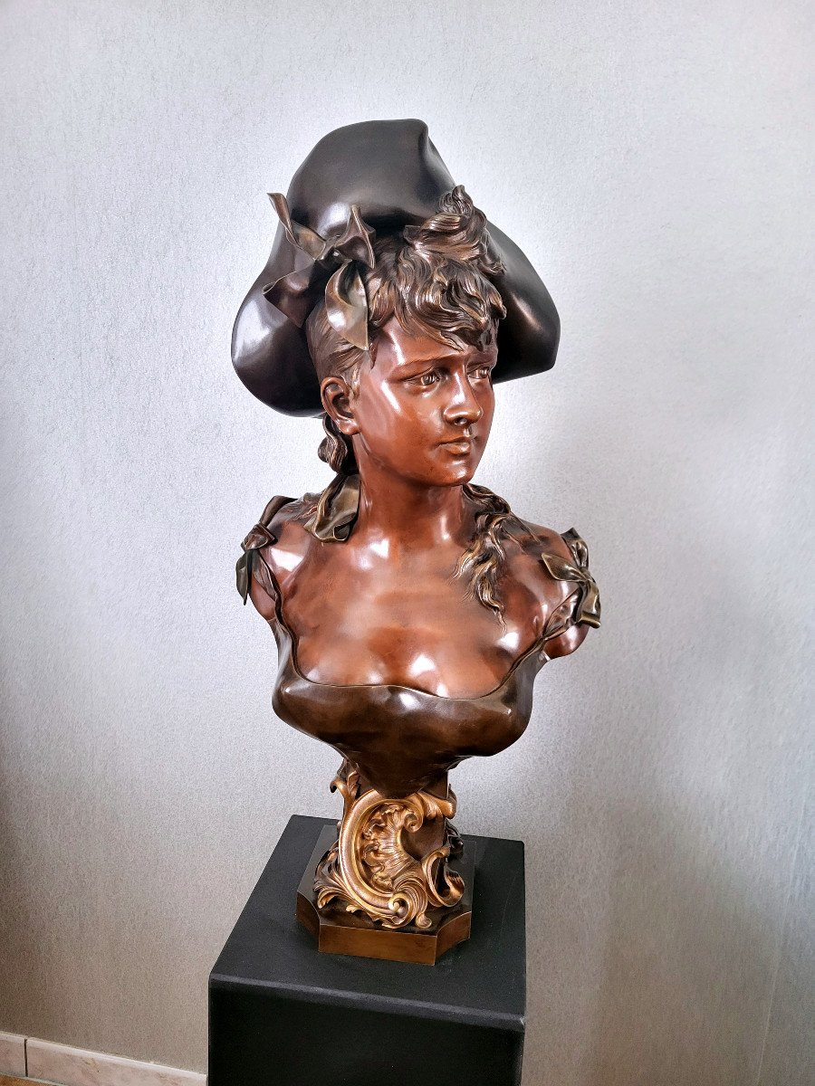 Bronze Sculpture Of An Elegant Woman Signed Nelson - 20th Century