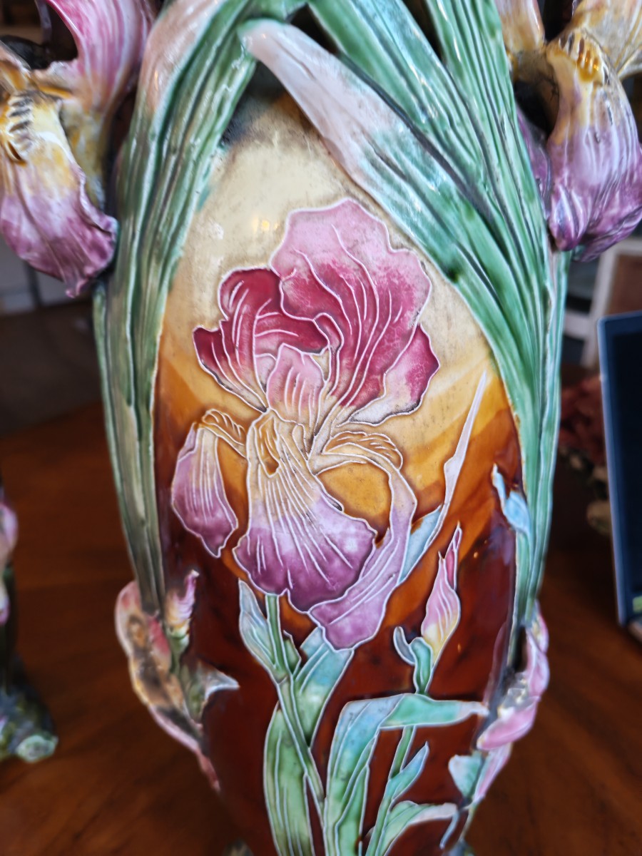 Pair Of Large French Continental Iris Vases - 20th Century (1900)-photo-4