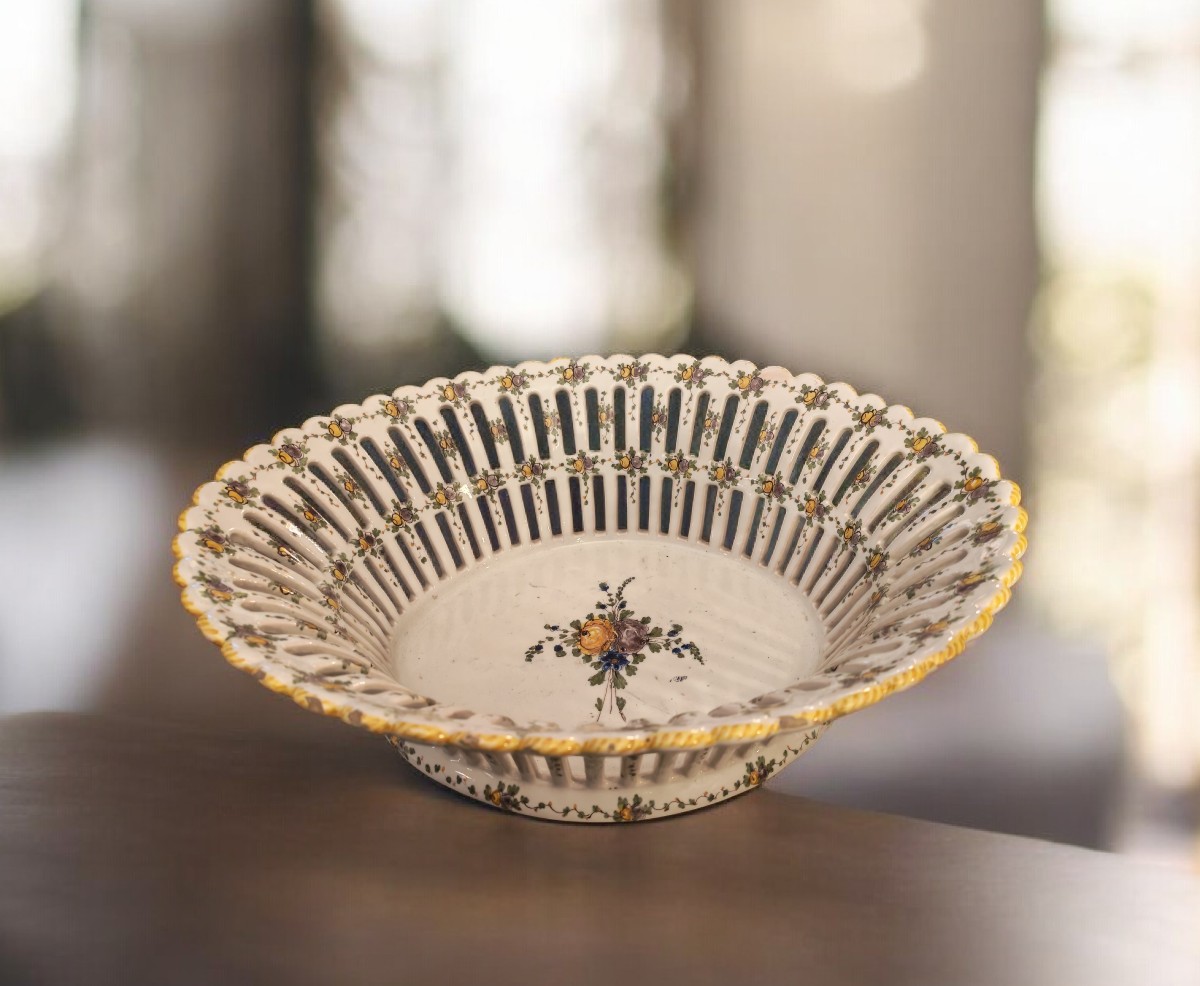 Corbeille ajourée en faïence  fine signée Émile Tessier Malicorne 1880-photo-2