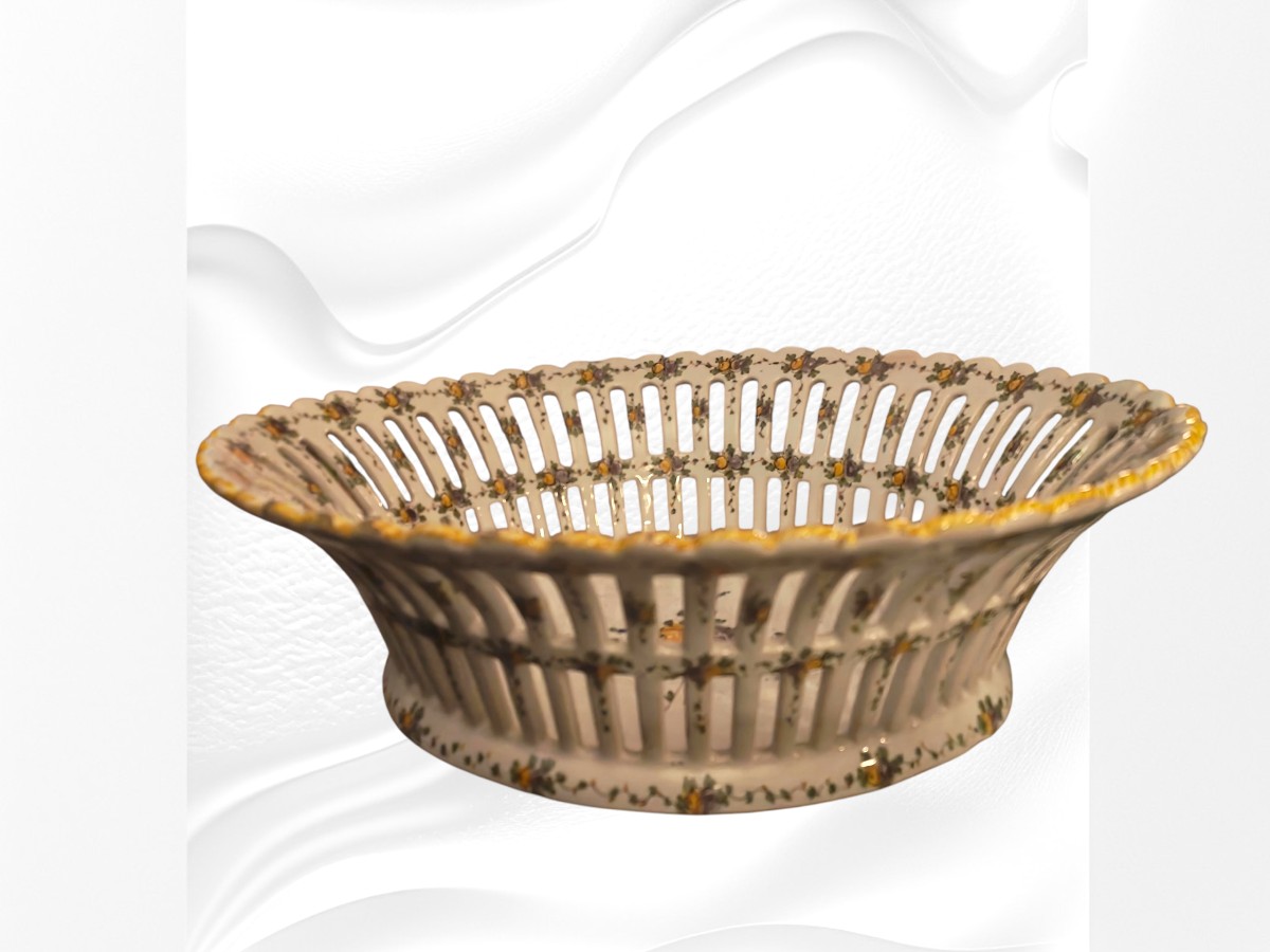 Corbeille ajourée en faïence  fine signée Émile Tessier Malicorne 1880-photo-1